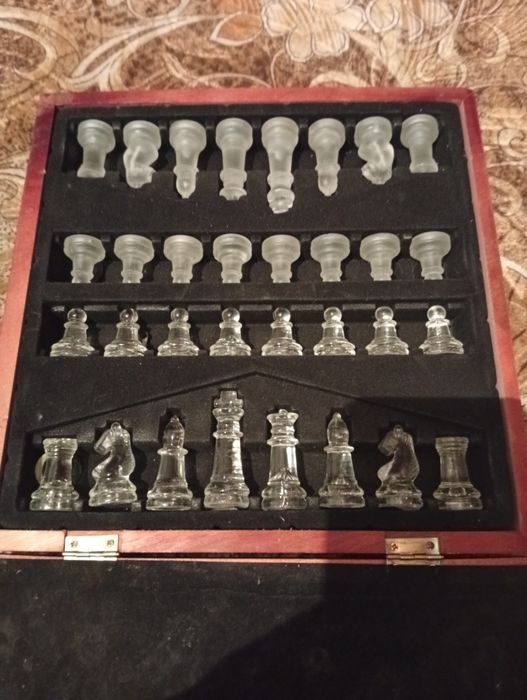 Продажа шахматы стеклянные