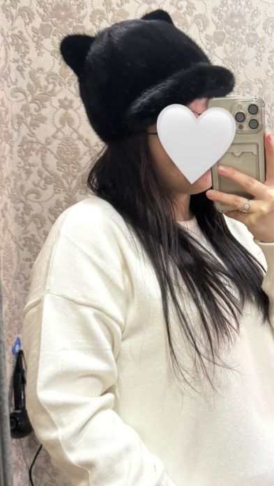 Меховая шапка.