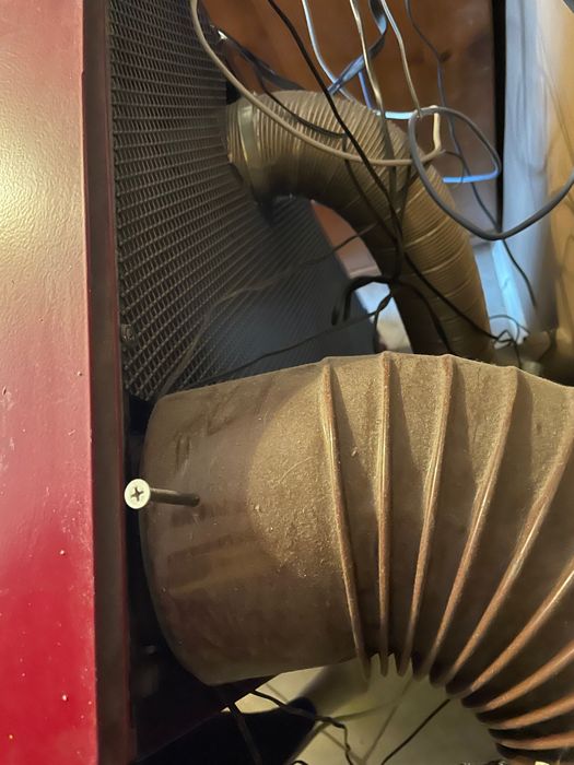 Пелетна камина с въздуховоди