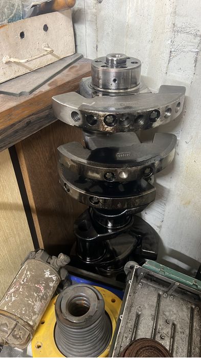 Коленвал, распредвал Scania V8