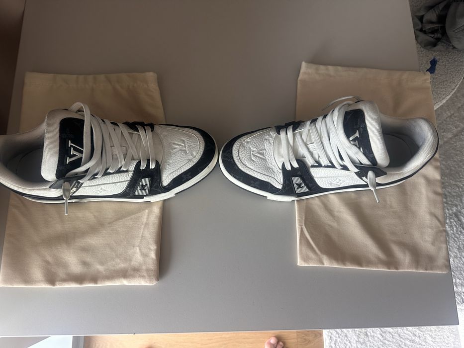 Lv trainers black/white