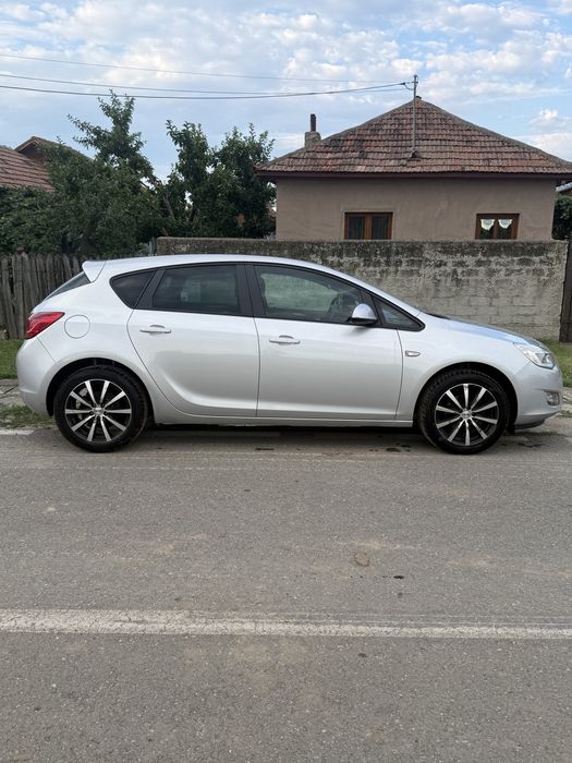 Opel astra j 2011