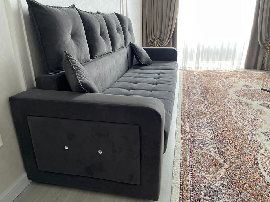 Буу диван в хорошем состоянии