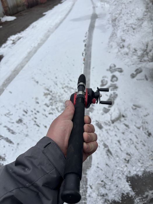 Продам удилище с катушкой.