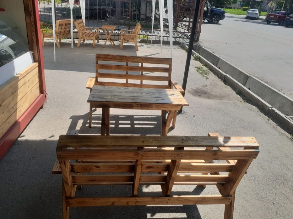 Лавочки и стол