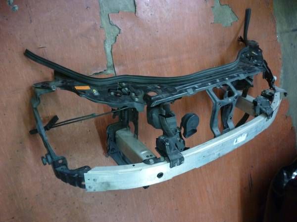 На Мерседес телевизор-суппорт 220/203/210/211/163/168/164/221/638/140/