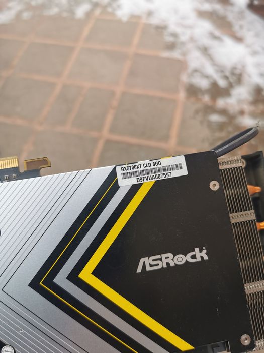 видео карти 5700xt 8gb AMD ASRock