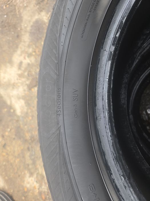 4бр. 215 60 17 Goodyear всесезонни.