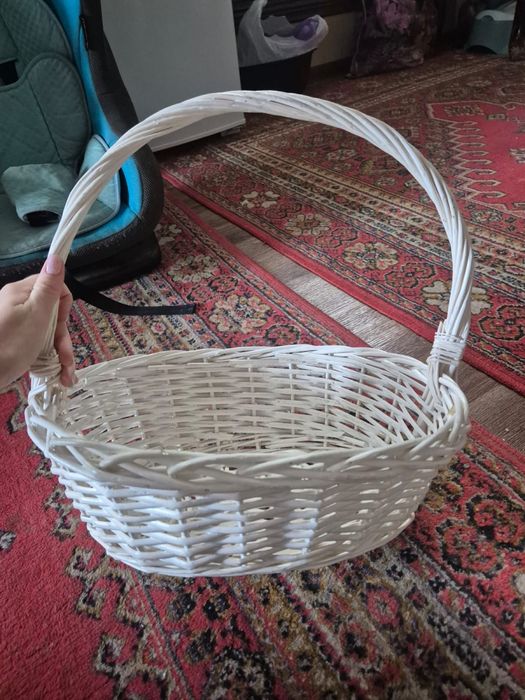 Продам корзинку целая