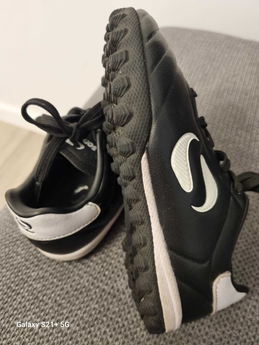 Adidasi/papuci fotbal copii, teren sintetic