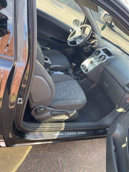 Opel corsa d 2012 , 1.4 benzina 100hp