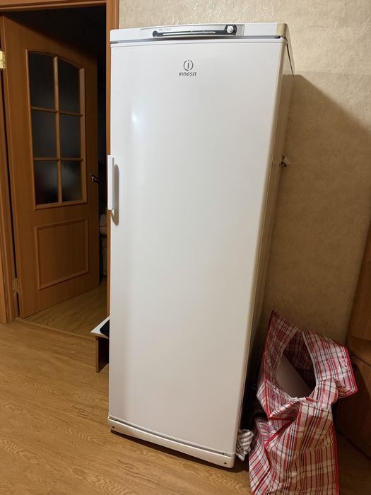 Продам морозильную камеру