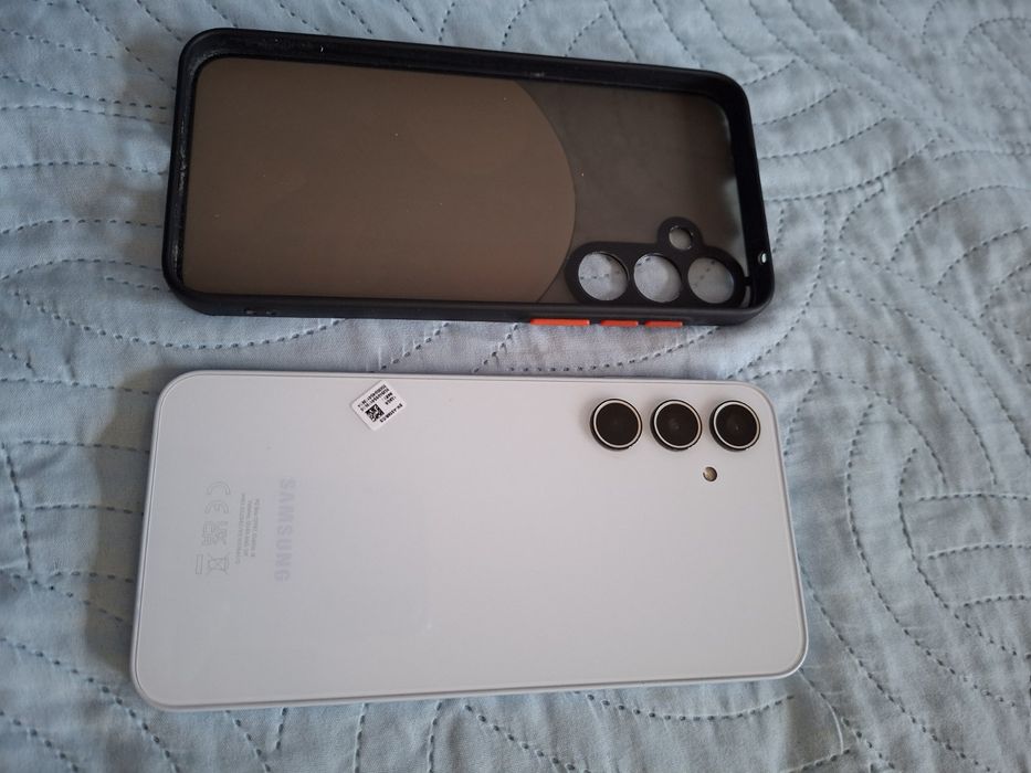 Продавам Samsung A35 6GB, 128GB, 5G ICEBLUE с гаранция