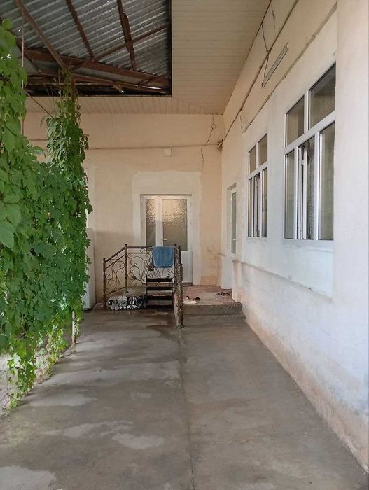 Uy sotiladi Yashnobod rayon olmos mahalla