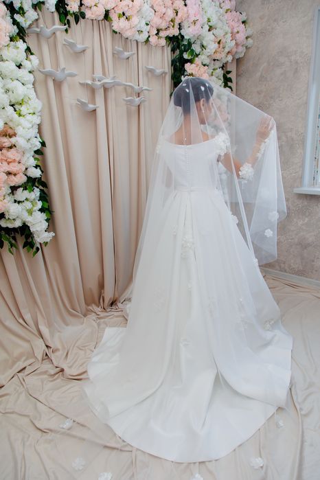 Свадебное платье ручной работы