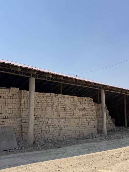 Pishgan va hom gisht sotiladi