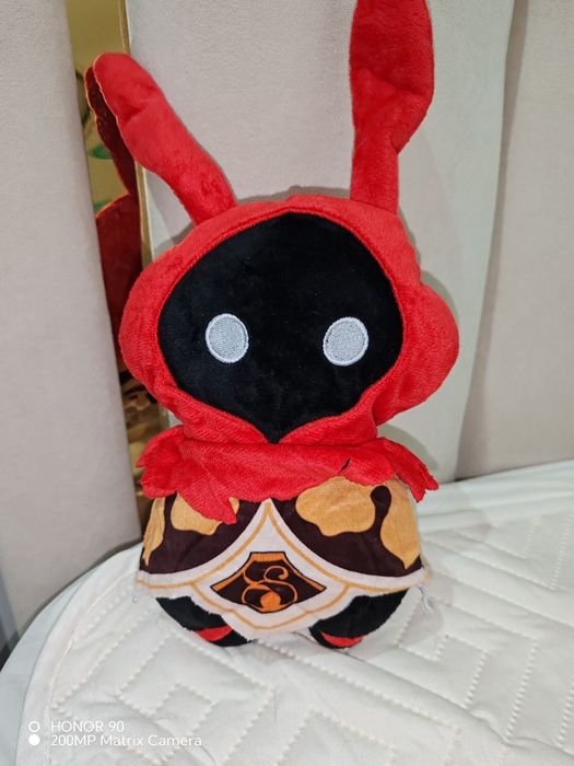 Мягкая игрушка мага Бездны (Abyss Mage) из игры Genshin Impact. 
П