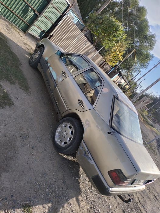 Срочно продам мерс 124