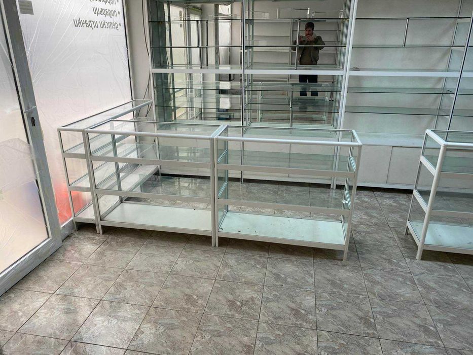 Алуминиево оборудване за търговски обект