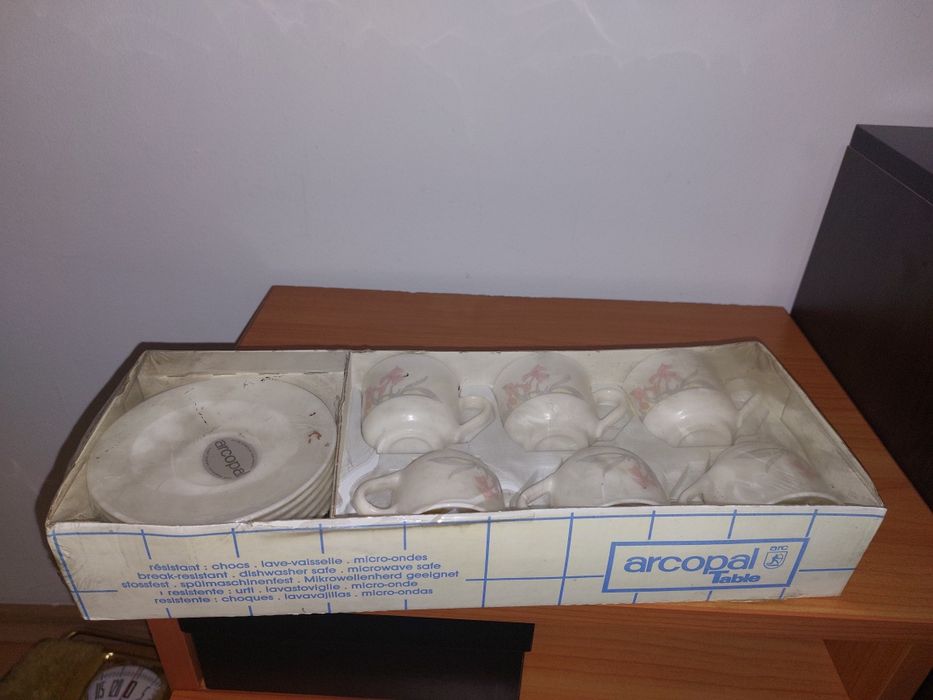 Чаши за кафе . Лаваца и аркопал