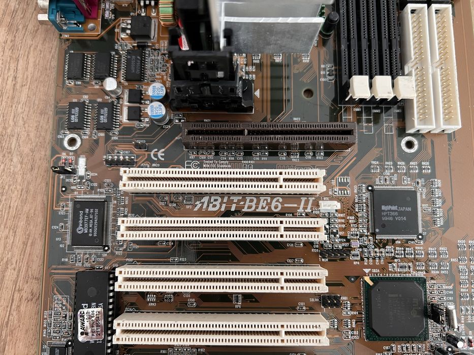 Vând kit placă de bază Abit BE6-II + procesor Intel Pentium III 1GHz/256/133