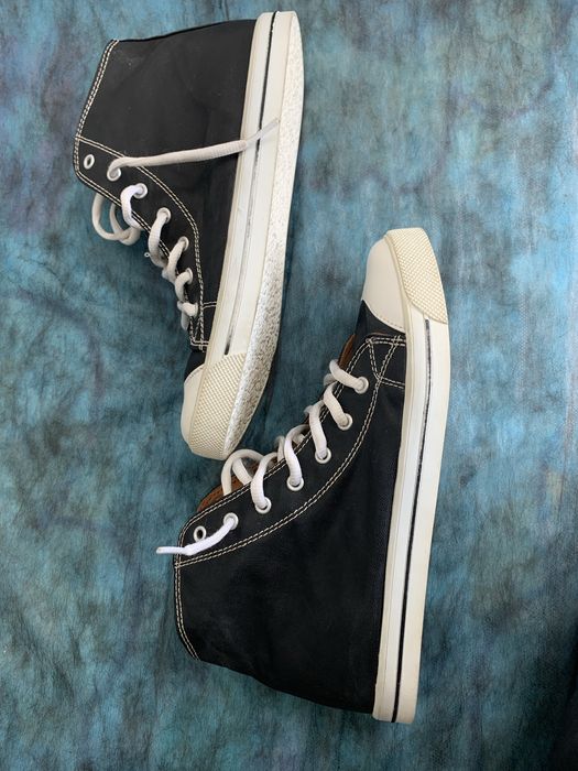 Продам конверсы новые