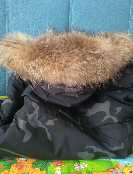 Продам зимнюю курту (парку)