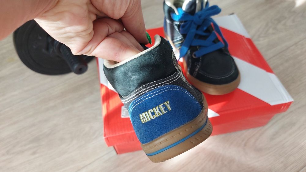 Ботинки осенние  26