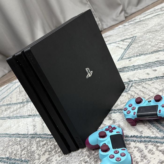 Ps 4 pro 1 TB.