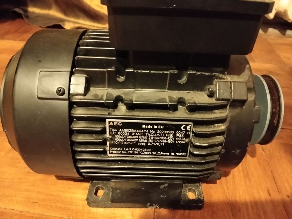 Motor electric trifazat