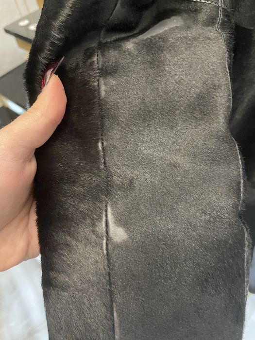 Черно палто от пони с лисица