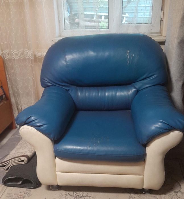 Диван + 2 кресла б/у продам
