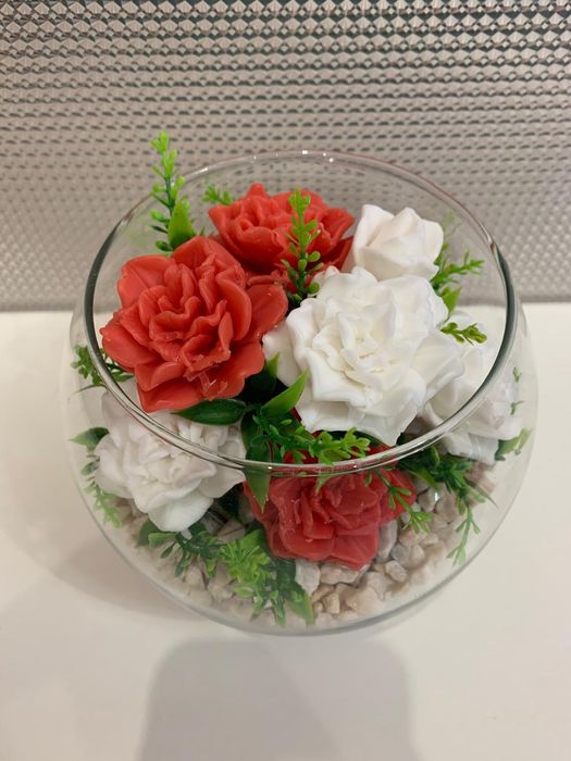 Цветя изработени с глицеринов ароматен сапун и Българска роза