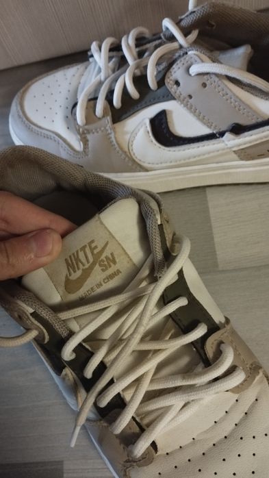 Кроссовки  женские