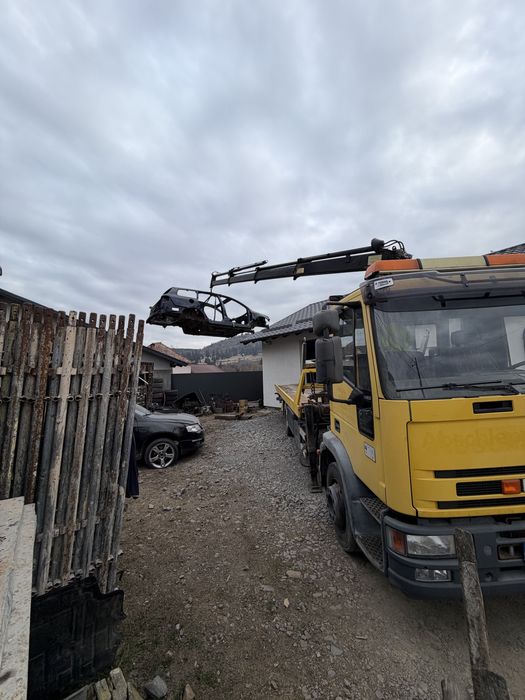 Autospeciala cu Macara platou hidraulic Tractari Auto Iveco Eurocargo 12T