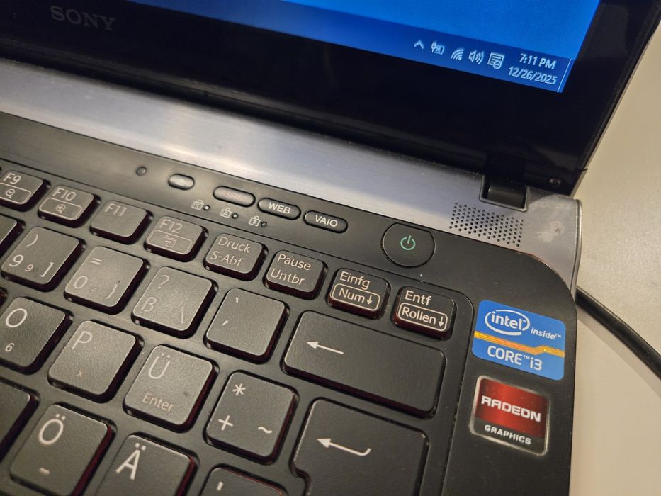 Laptop Sony Vaio SVE14 i3-3110m