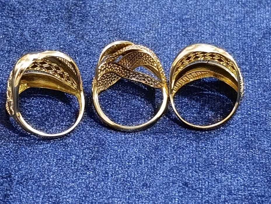 Золотое кольцо, цвет жёлтый, Проба 585, вес  4,01 Гр. размер 21