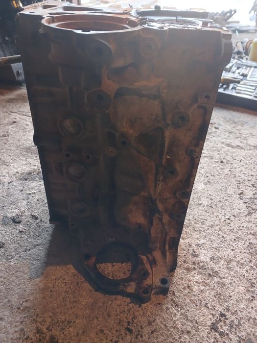 Блок двигателя Опель Омега В привозной