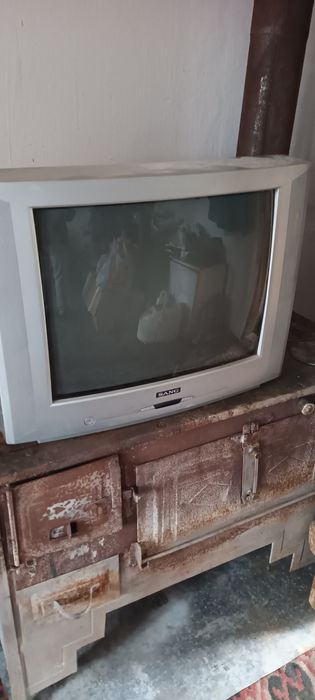 Телевизори 21    30 лева броя.