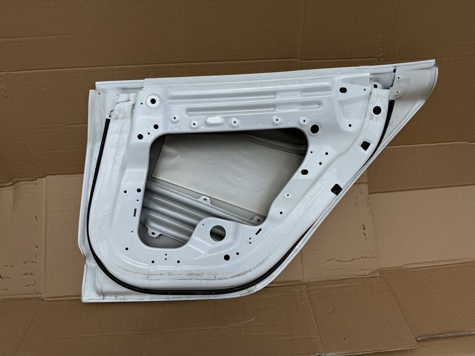 Врата Tesla Model 3 | 2018-