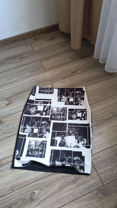 Fustă conică eleganta, modernă