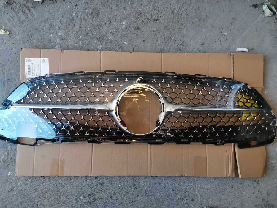 Предна сребристa решетка за Mercedes W206 C-Class