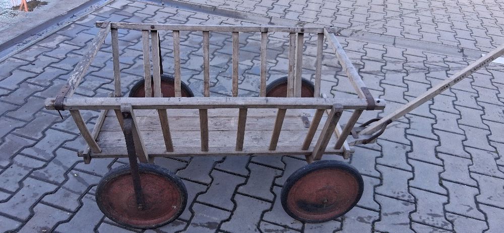Carucior mare din lemn