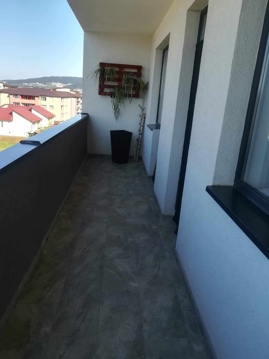 Inchiriez apartament