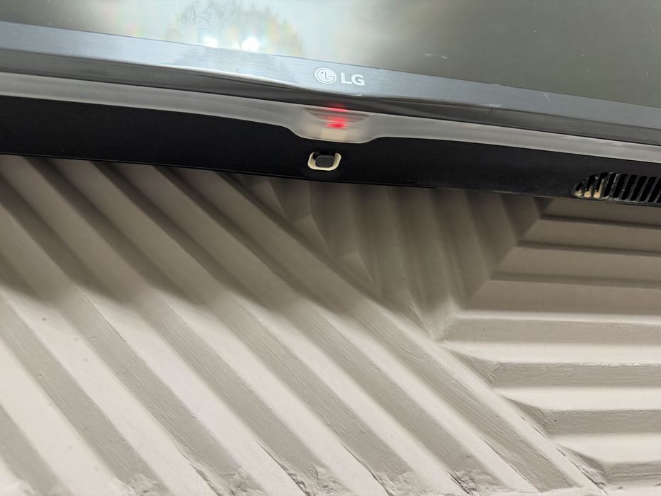 Продаю смарт телевизор LG