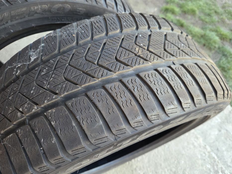 2 Anvelope Pirelli Sottozero 235 45 R18 M+S dot 2022