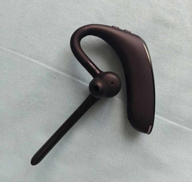 Casca wireless bluetooth F910 cu 2 microfoane eliminare zgomot de fond utilizare pe 2 dispozitive simultan 16 ore de autonomie