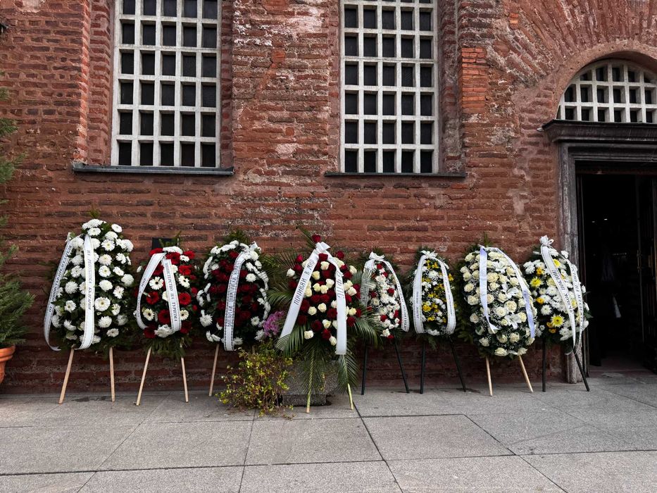 Траурни венци в София, доставка на траурни венци