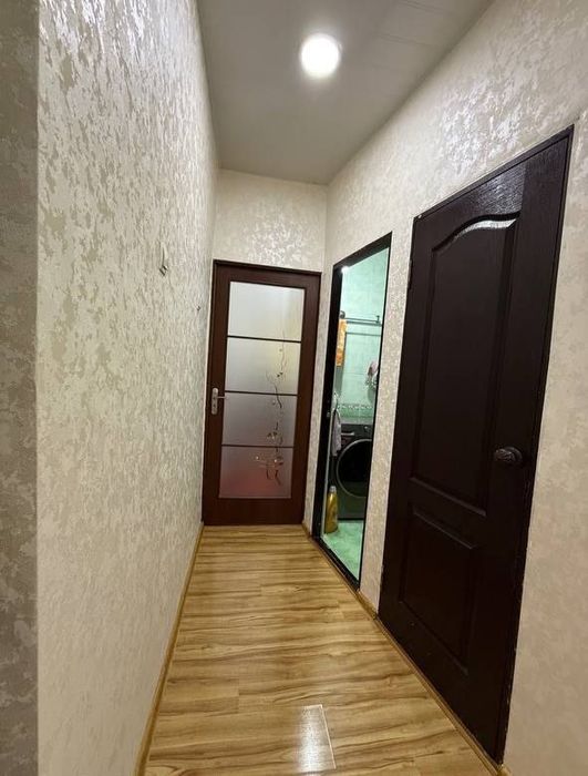 Квартира продаётся Чиланзар 8 квартал 2/1/4 балкон 2*6 ор. ЗАГС