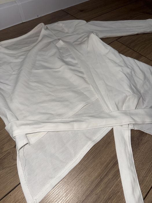 Базовая белая кофта